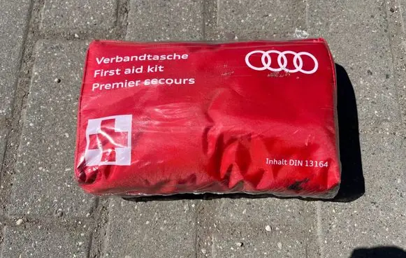 Audi A6 S6 C7 4G First aid kit 4L0093108C