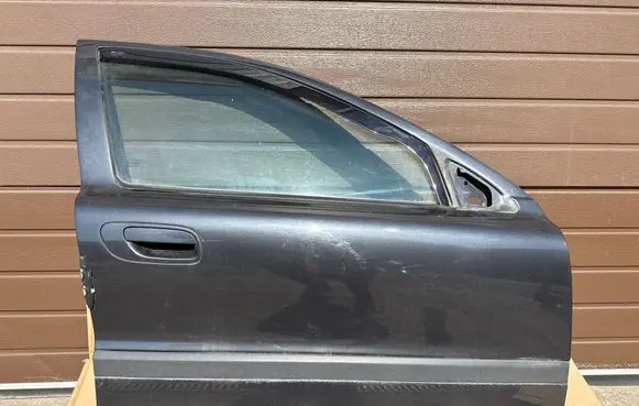 Volvo S60 Front door
