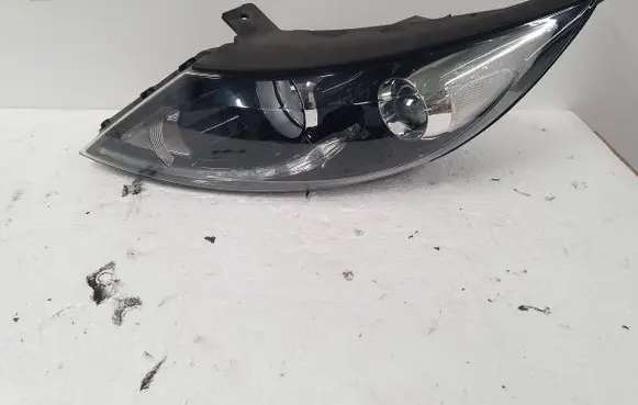 KIA Sportage Headlight/headlamp 921013U270