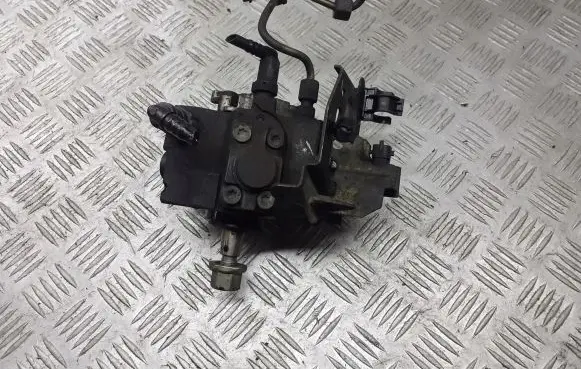 Ford Focus Fuel injection high pressure pump 9656300380