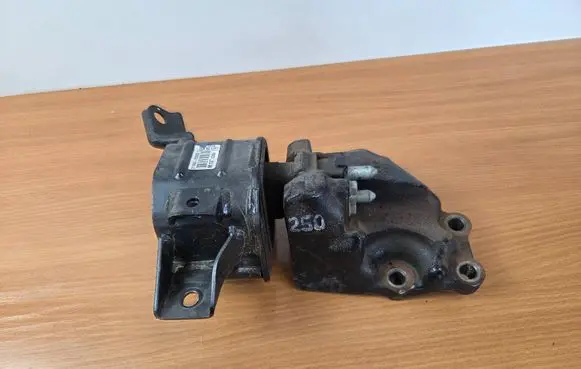 Hyundai i20 (BC3 BI3) Gearbox mount 21830Q0000