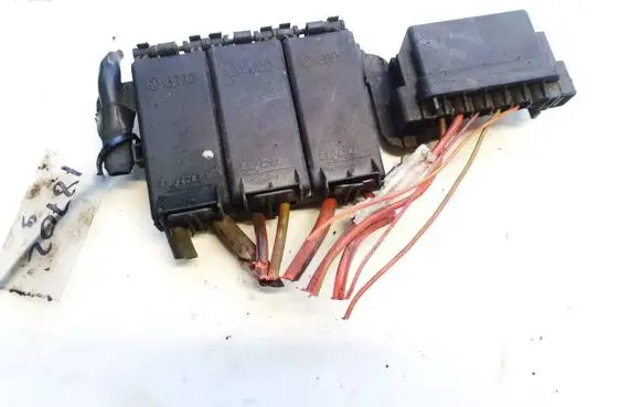 Volkswagen Polo IV 9N3 Fuse box set 5z0937548c 1599392-3