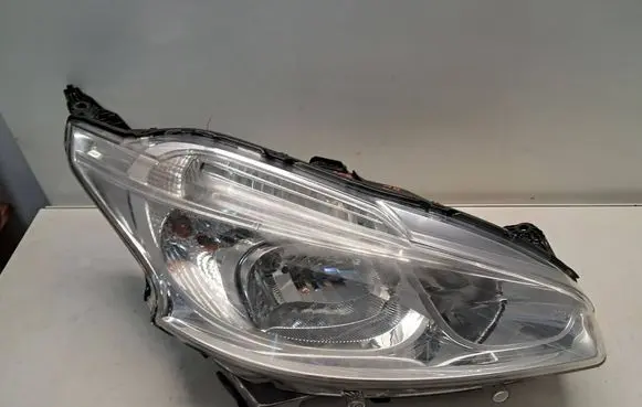 Peugeot 208 Headlight/headlamp 9802221380