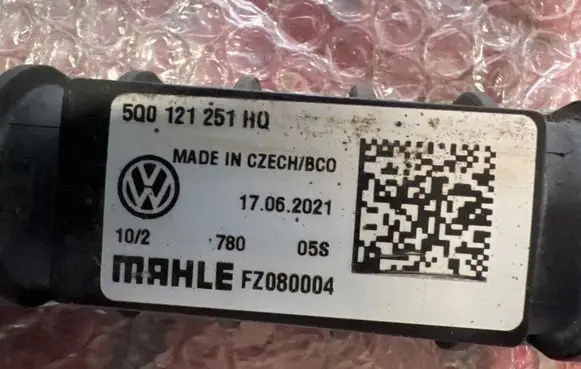 Volkswagen Tiguan Coolant radiator 5Q0121251HQ 17062021 FZ080004