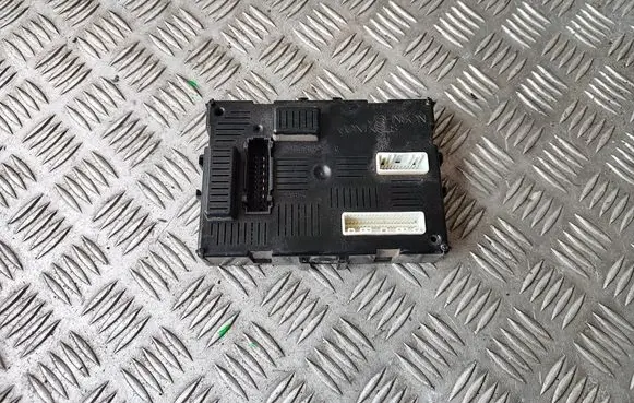 Renault Clio III Comfort/convenience module 8200652285 BCML2CR