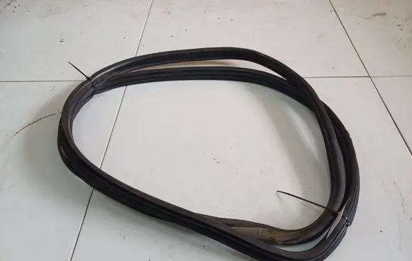 Saab 9-5 Rubber seal front coupe door 