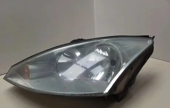 Ford Focus Headlight/headlamp 2M5113W030