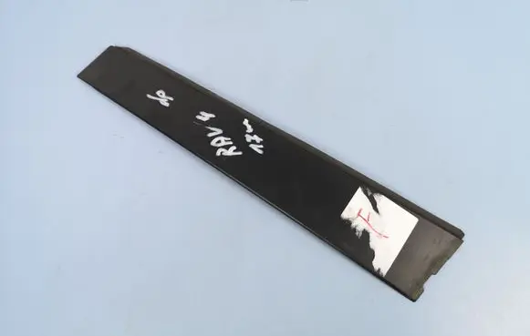 Toyota RAV 4 (XA40) Rear door glass trim molding 75075410