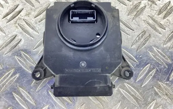 Lexus IS III XE30 Headlight ballast module Xenon 8990753020 3190072064