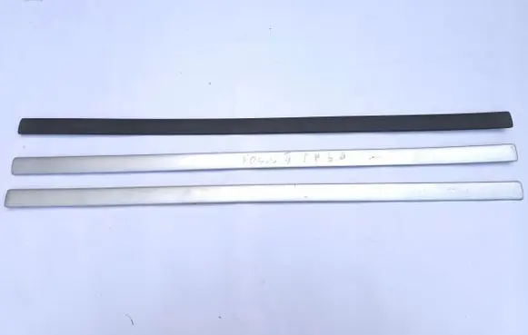 Ford Focus C-MAX Front door trim (molding) 3M51R20938AC