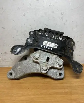 Volkswagen Golf VII Engine mount bracket 5Q0199555AD C1561