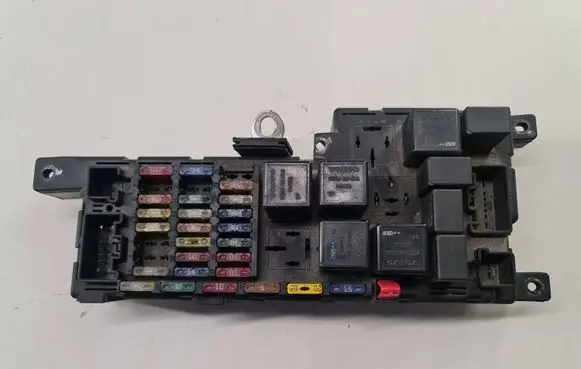 Volvo V70 Fuse box set 518828009 8678449