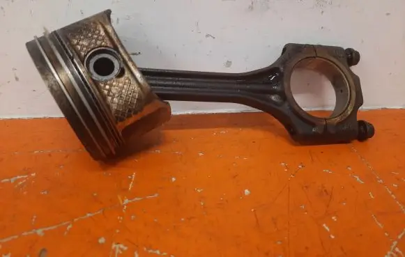 Volkswagen Fox Piston 076162