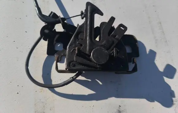 Opel Vivaro Engine bonnet/hood lock/catch