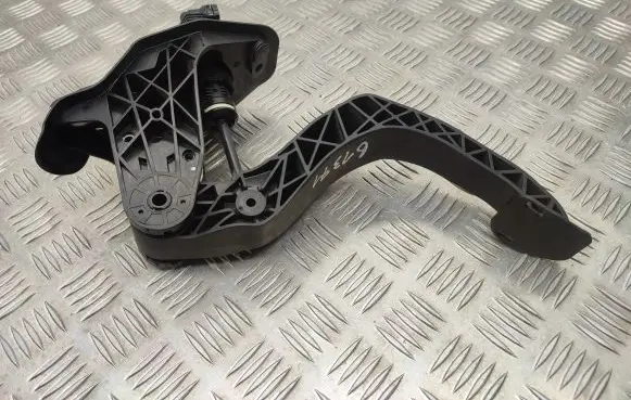 Clutch pedal