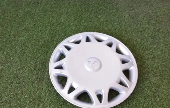 Mitsubishi Carisma R14 wheel hub/cap/trim 72107 65005