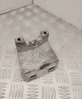 BMW 5 E60 E61 Other engine bay part 7010593