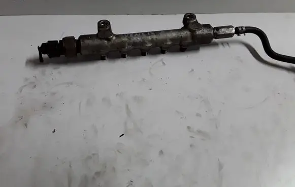 Toyota Avensis T250 Fuel main line pipe 6120 07G29