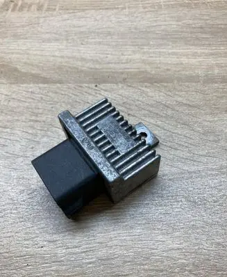 Glow plug pre-heat relay