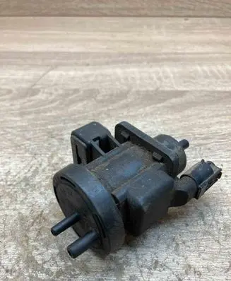 Mercedes-Benz Vito Viano W639 Turbo solenoid valve A0005450427