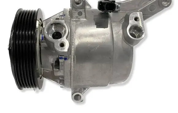 Mazda CX-5 Air conditioning (A/C) compressor (pump) DB5H61450 T965223A