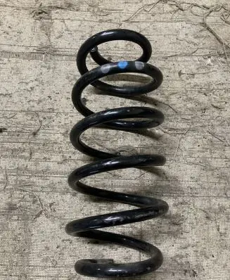 Toyota Auris E180 Rear coil spring
