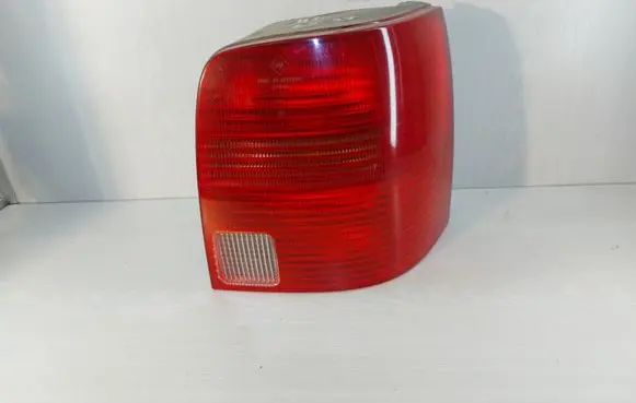 Volkswagen PASSAT B5 Rear/tail lights 3B9945112F