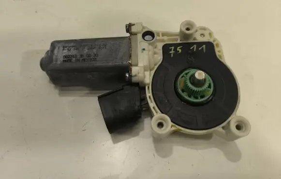 BMW X5M E70 Rear door window regulator motor 7267691 92761310 927613102