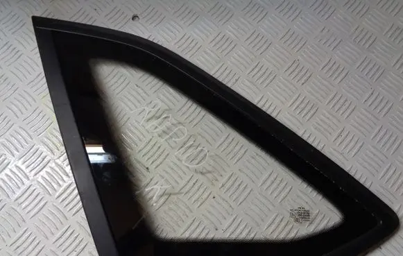 Skoda Rapid (NH) Side middle window/glass E000255