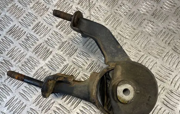 Toyota Corolla Verso AR10 Engine mount bracket 123710R010