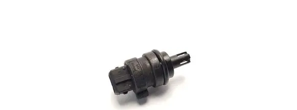 Volkswagen PASSAT B5 Intake air temperature sensor 028906081