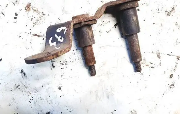Nissan NV200 Engine mounting bracket