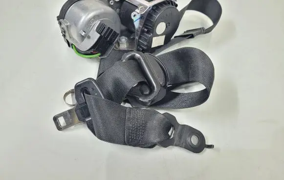 Mercedes-Benz GL X164 Front seatbelt A2518603185