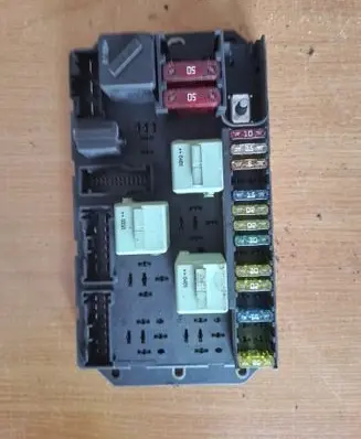 Land Rover Range Rover L322 Fuse module 518776117 YQE000351
