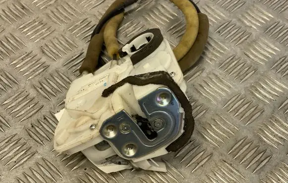 Mazda 2 Front door lock 8K17C0047