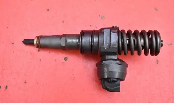 Skoda Fabia Mk1 (6Y) Fuel injector 045130073T