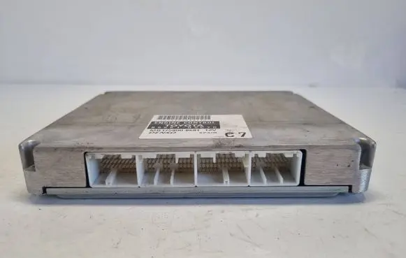 Toyota Avensis T250 Engine control unit/module 8966105C70 MB1758008681 1758008681
