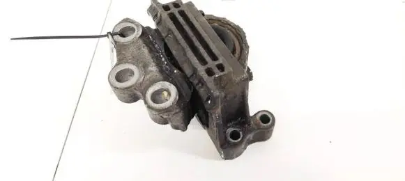 Engine mount bracket