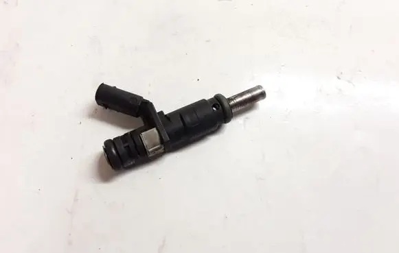 Mercedes-Benz CLS C219 Fuel injector A2720780249