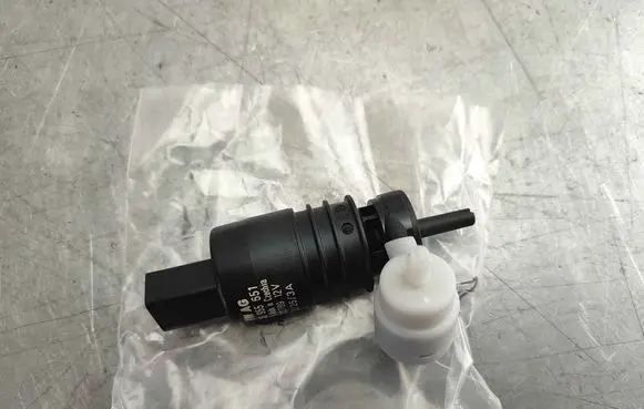 Volkswagen Arteon Windscreen/windshield washer pump 1K6955651