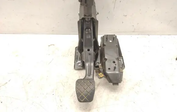 Audi A2 Brake pedal 