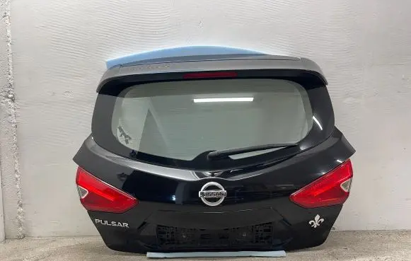 Nissan Pulsar Tailgate/trunk/boot lid