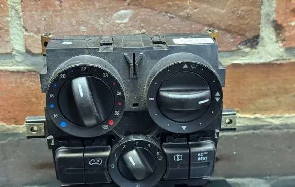 Mercedes-Benz Vito Viano W639 Climate control unit A6394460728 A6394450105 5HB00851200