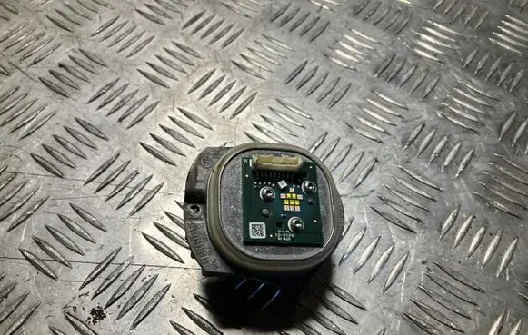 Mercedes-Benz GLA W156 X156 LED ballast control module TM28020