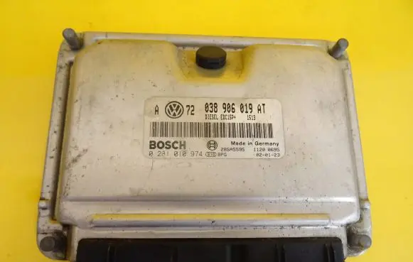 Volkswagen Golf IV Engine control unit/module 038906019AT 0281010974