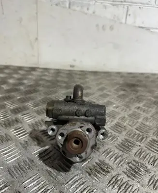 Volkswagen Golf IV Power steering pump 1J0422154