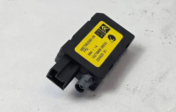 Citroen C4 II Picasso Aerial antenna amplifier 9807982580 10270909 22492X01