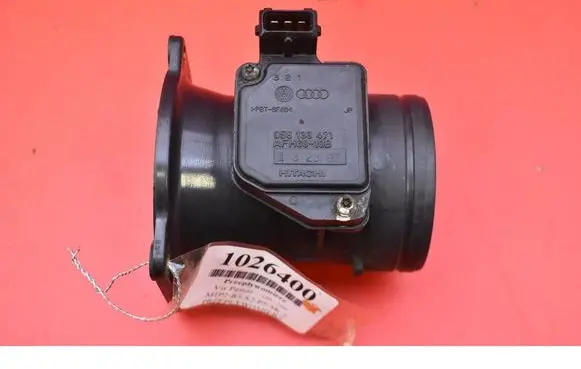 Volkswagen PASSAT B5 Mass air flow meter 058133471
