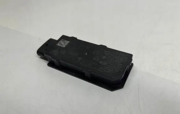 Volkswagen Tiguan Keyless system antenna 5WA.962.133.E