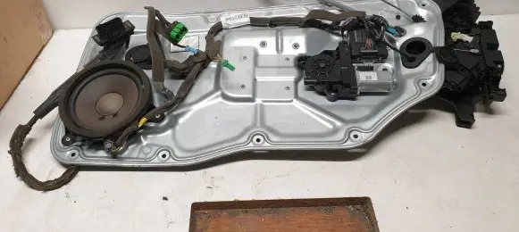 Volvo XC70 Front door window regulator with motor 30661066